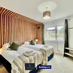 Large 4 Bdr Home By Tranquil Ventures Short Lets & Serviced Accommodation Headington With Free Parking