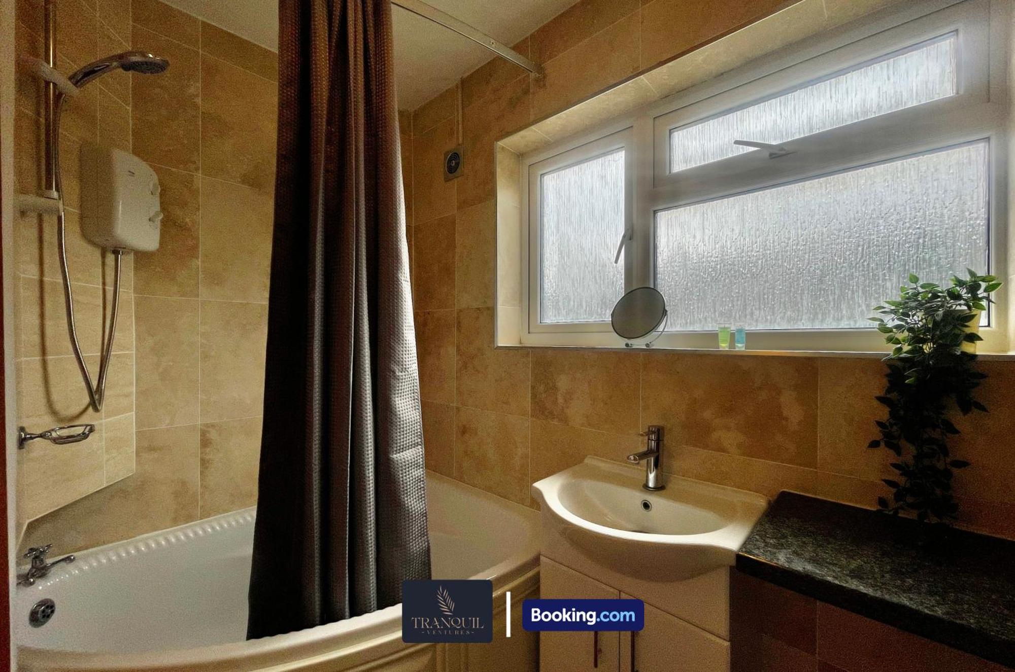 Holiday home Large 4 Bdr By Tranquil Ventures Short Lets & Serviced Headington With Free Parking