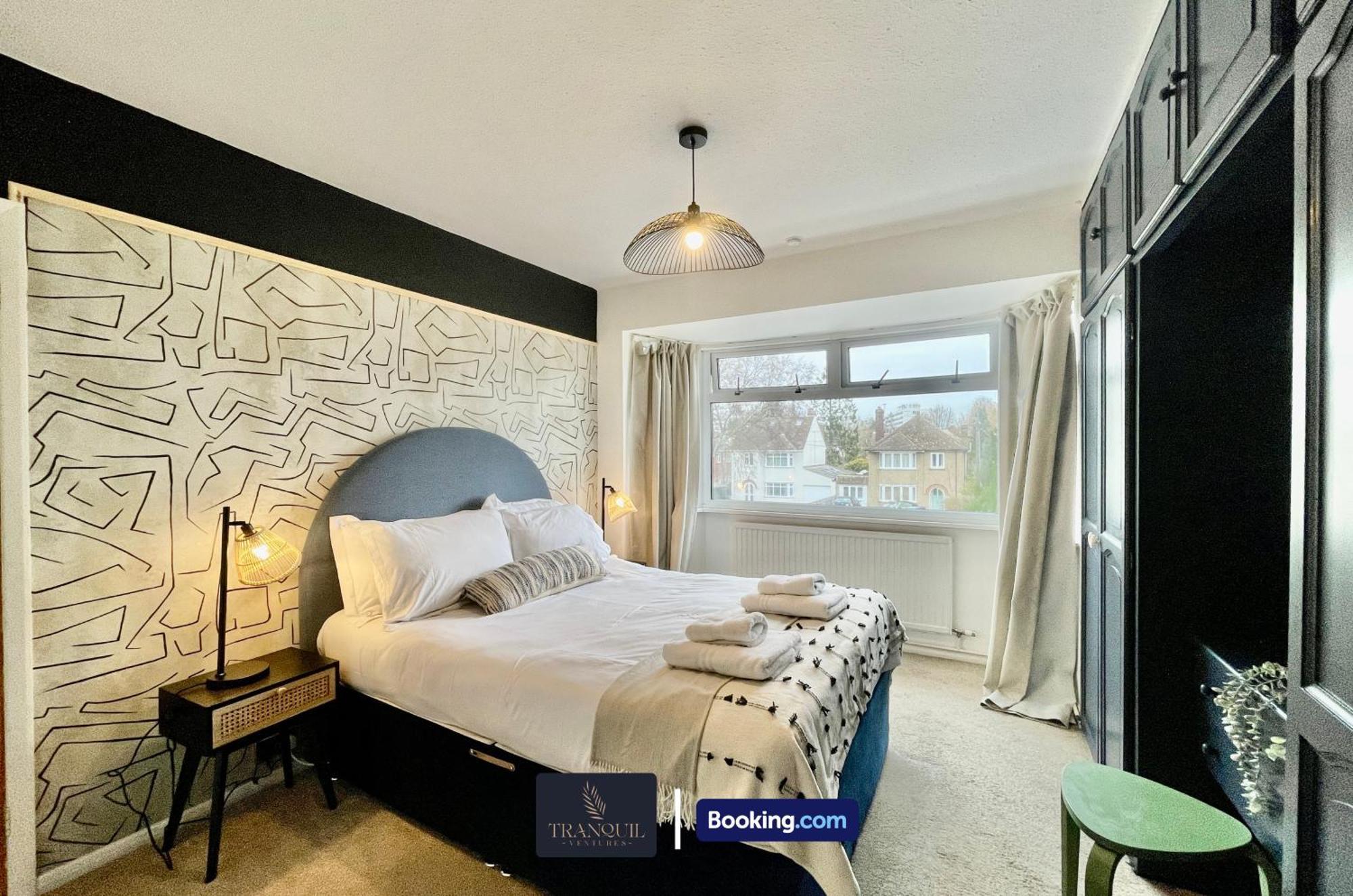 Large 4 Bdr By Tranquil Ventures Short Lets & Serviced Headington With Free Parking Holiday home Oxford