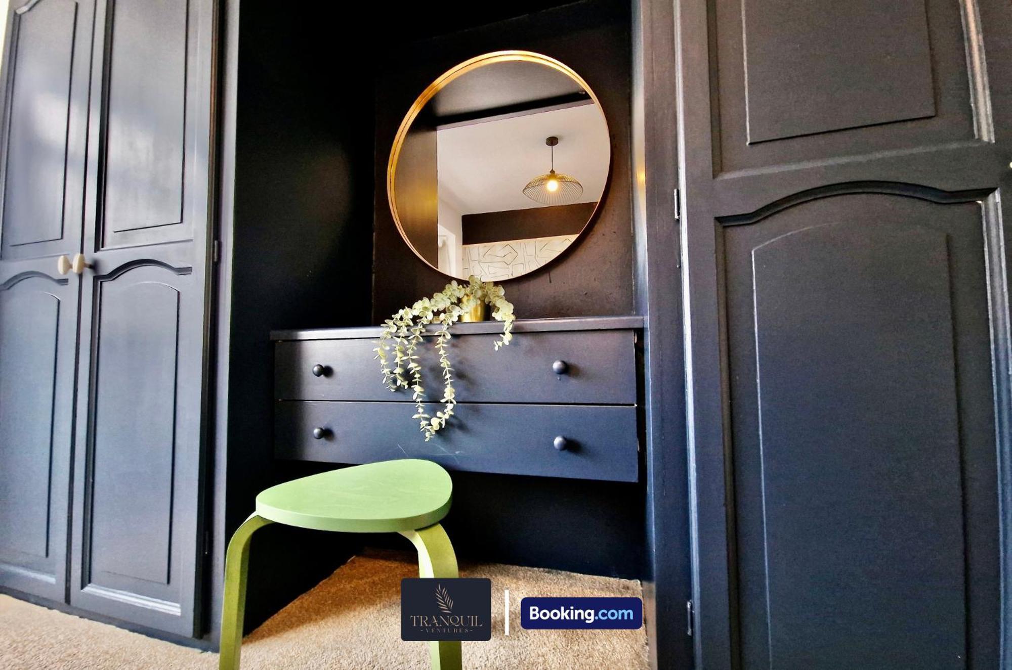 Large 4 Bdr By Tranquil Ventures Short Lets & Serviced Headington With Free Parking Holiday home *