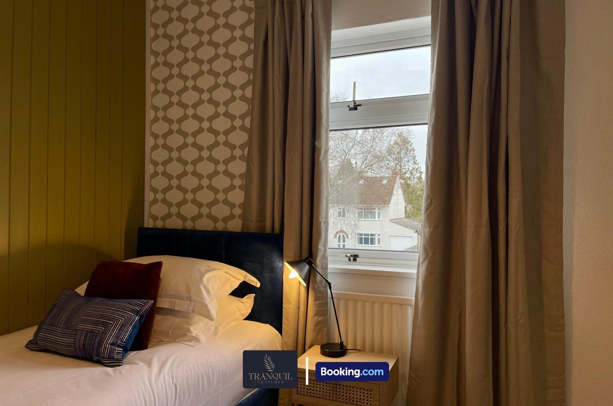 Holiday home Large 4 Bdr By Tranquil Ventures Short Lets & Serviced Headington With Free Parking *